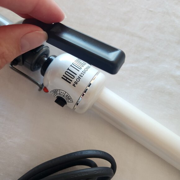 Hot Tools Nano Ceramic Curling Iron 1" EUC - Picture 3 of 3